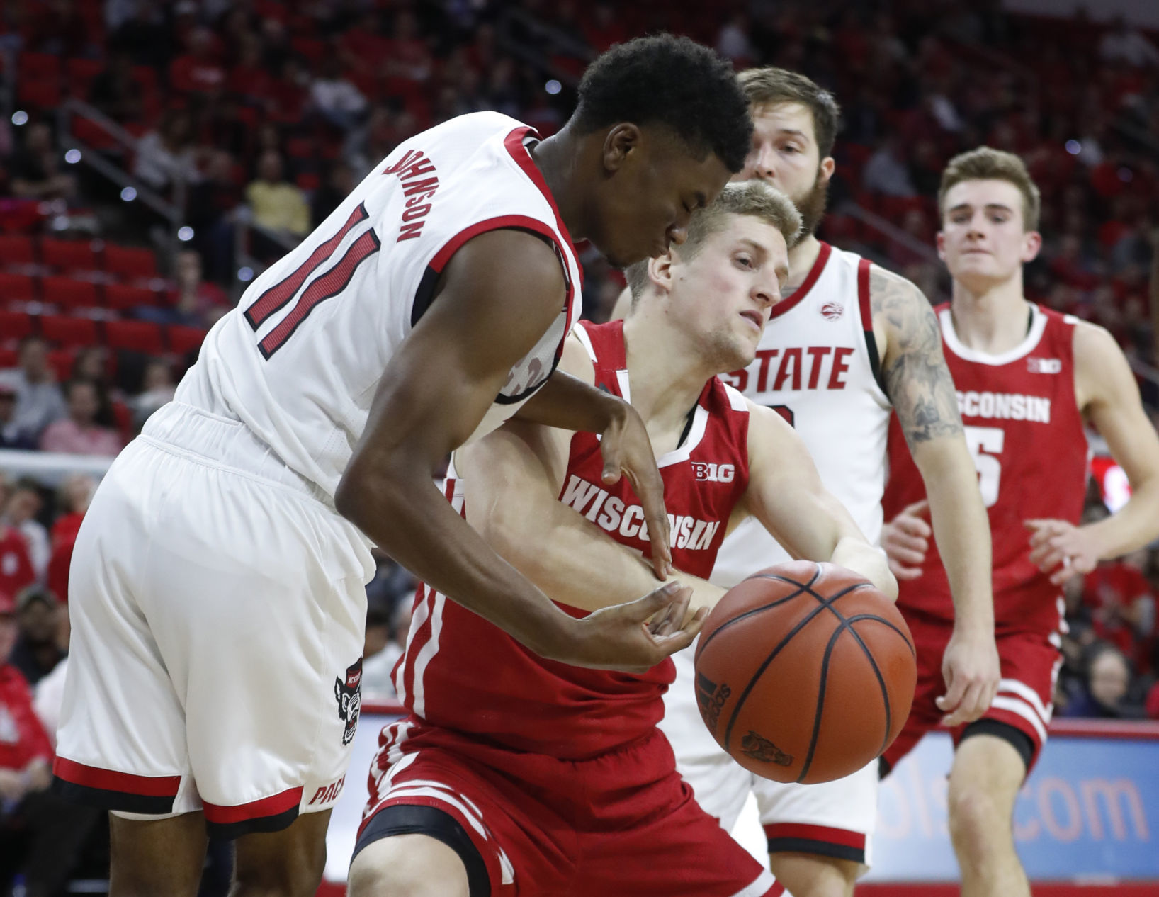 Wolfpack 69, Badgers 54